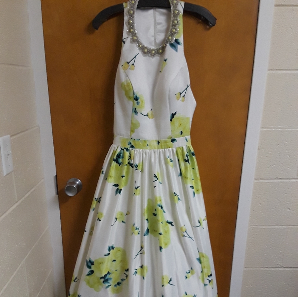 Sleeveless Floral Prom Dress